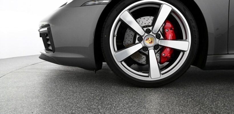 porsche-911-carrera-4s-30-2-doors-cabriolet-metallic-gray_10